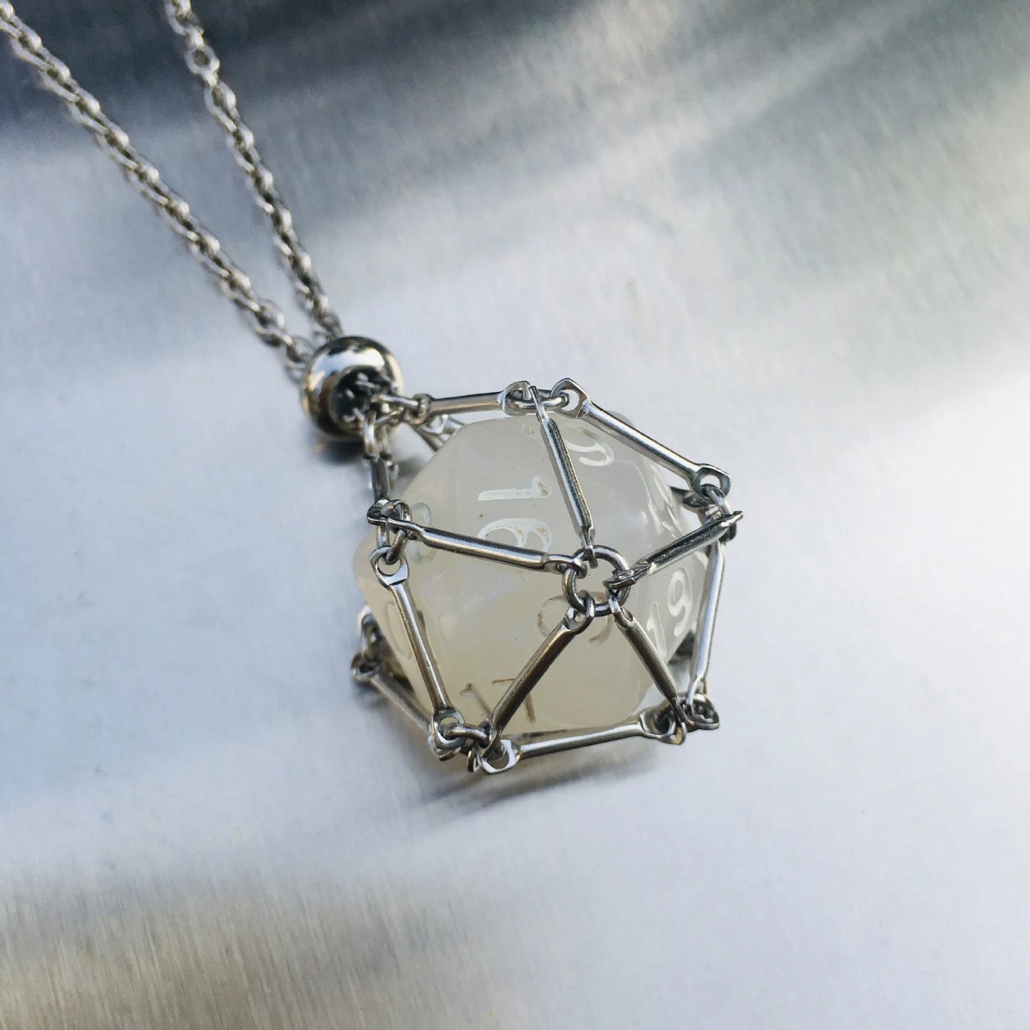 Board Game Acrylic 20D Dice Necklace Metal Net Cage Interchangeable Pendant Dice Necklace Accessories Lovers Fans Gift Props